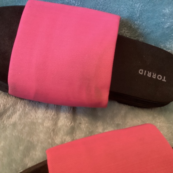 Women’s TORRID NEON PINK Chunky Flatform sandals Size 10 WW *AS IS* - Picture 4 of 9